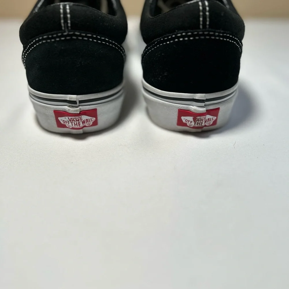NWOT Vans Old Skool Black and White Classic Shoes Unisex Women’s 8.5 Men’s 7 - Picture 5 of 11